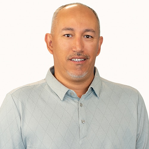 Efren Reza